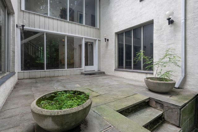 5250 ARLINGTON Avenue, New York City, NY 10471