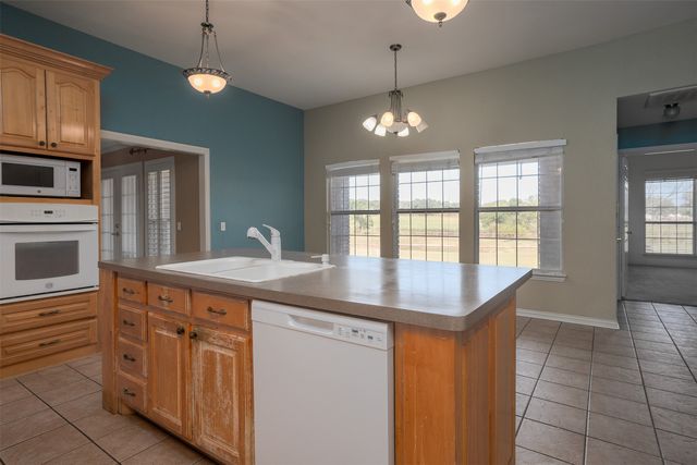 3813 Ponderosa Circle, Cleburne, TX 76031