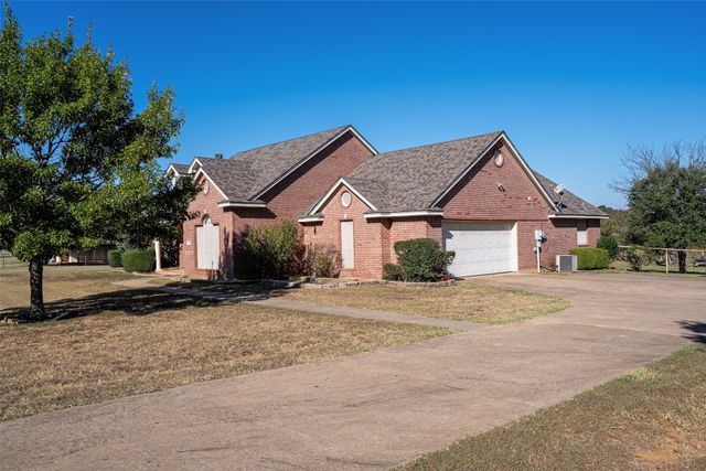 3813 Ponderosa Circle, Cleburne, TX 76031