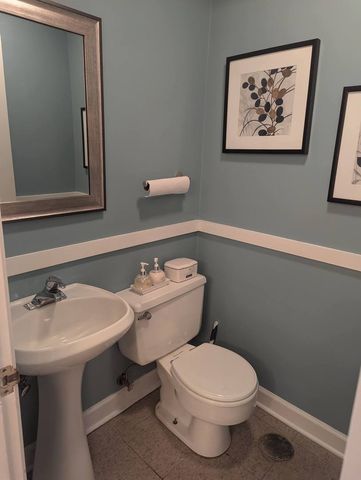 225 N NORTHWEST Highway, Palatine, IL 60067