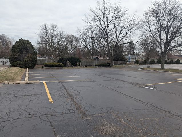 225 N NORTHWEST Highway, Palatine, IL 60067