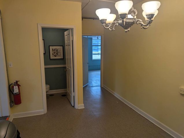 225 N NORTHWEST Highway, Palatine, IL 60067