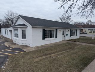 225 N NORTHWEST Highway, Palatine, IL 60067