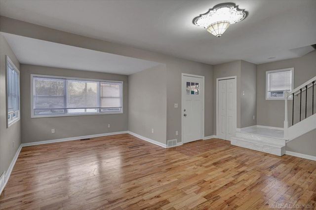 165 Washington Street, Mt Clemens, MI 48043