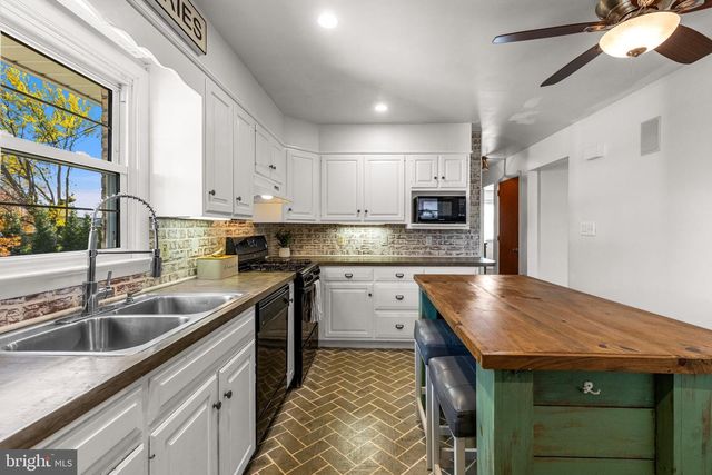 63 QUAKER HILLS RD, Lancaster, PA 17603