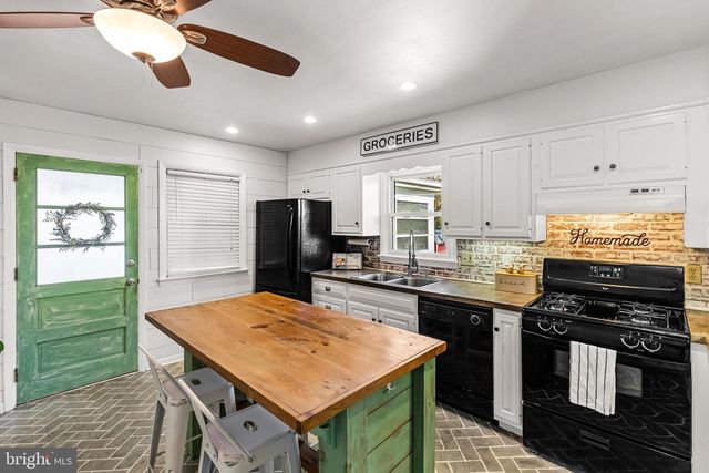 63 QUAKER HILLS RD, Lancaster, PA 17603