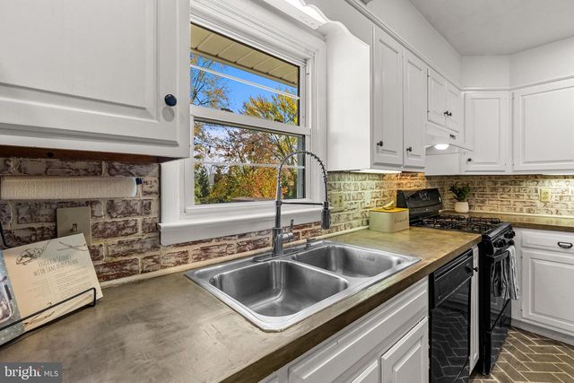 63 QUAKER HILLS RD, Lancaster, PA 17603