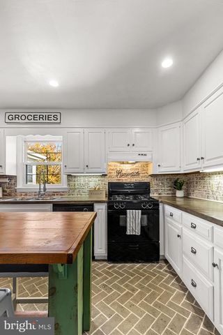 63 QUAKER HILLS RD, Lancaster, PA 17603