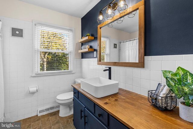 63 QUAKER HILLS RD, Lancaster, PA 17603