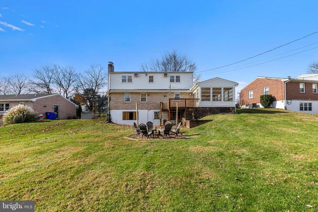 63 QUAKER HILLS RD, Lancaster, PA 17603