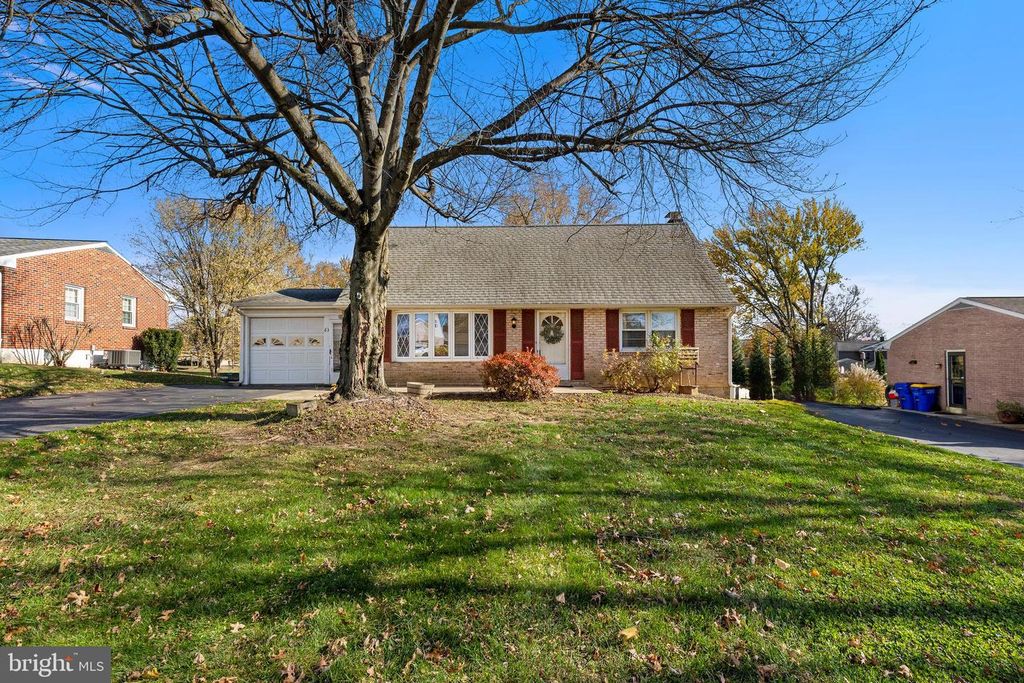 63 QUAKER HILLS RD, Lancaster, PA 17603