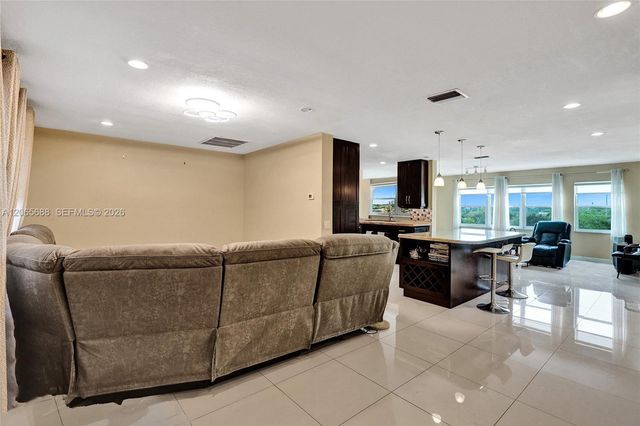 215 SE 3rd Avenue 501C, Hallandale Beach, FL 33009