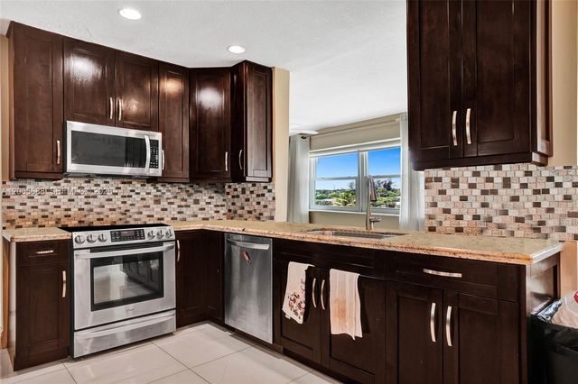 215 SE 3rd Avenue 501C, Hallandale Beach, FL 33009