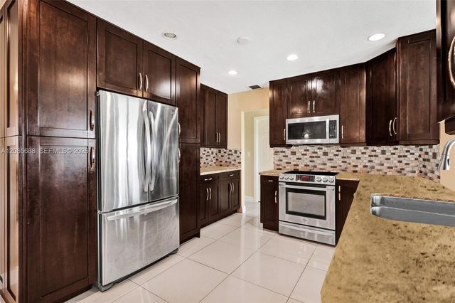 215 SE 3rd Avenue 501C, Hallandale Beach, FL 33009