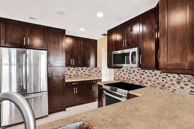 215 SE 3rd Avenue 501C, Hallandale Beach, FL 33009