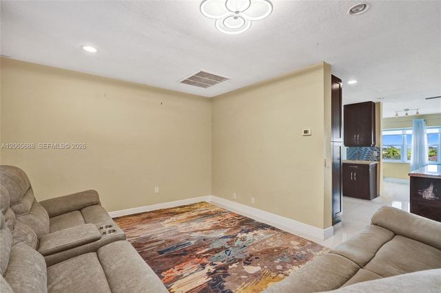 215 SE 3rd Avenue 501C, Hallandale Beach, FL 33009
