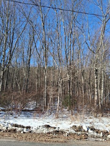 17 Maple St, Southampton, MA 01073