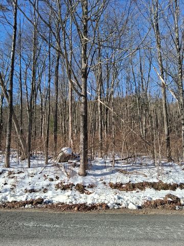 17 Maple St, Southampton, MA 01073