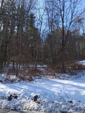 17 Maple St, Southampton, MA 01073