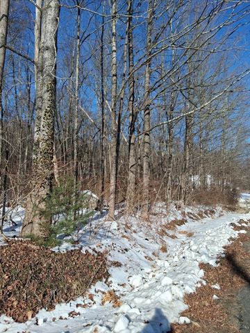 17 Maple St, Southampton, MA 01073