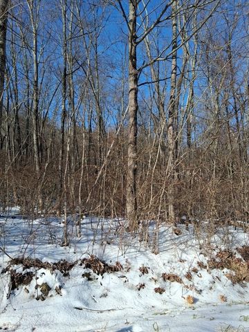 17 Maple St, Southampton, MA 01073