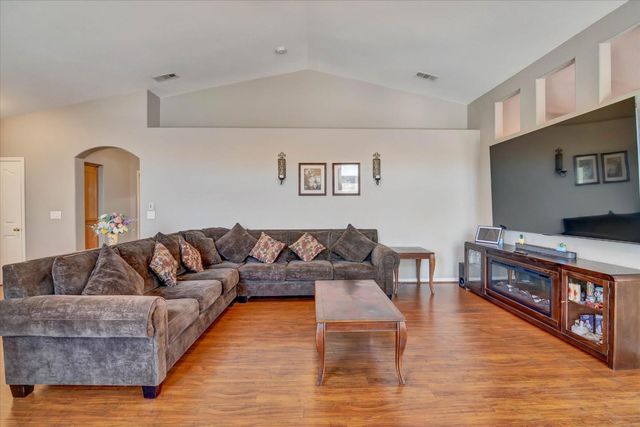 1093 Lambdin Street, Manteca, CA 95336