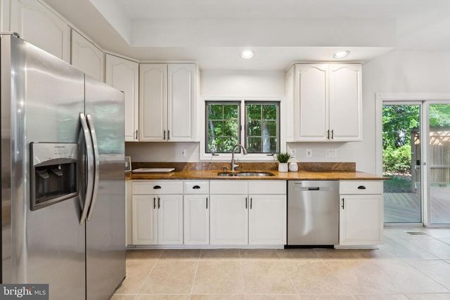 8410 COPPERLEAF CT, Fairfax Station, VA 22039