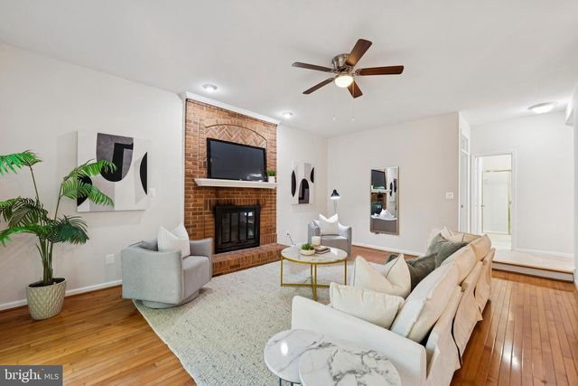8410 COPPERLEAF CT, Fairfax Station, VA 22039