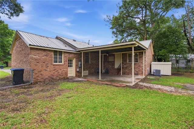 102 5th Street, Chickasaw, AL 36611