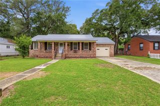 102 5th Street, Chickasaw, AL 36611