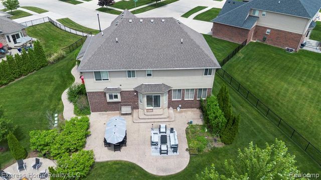 56713 Peach Tree Lane, Macomb, MI 48042