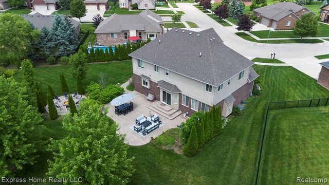 56713 Peach Tree Lane, Macomb, MI 48042