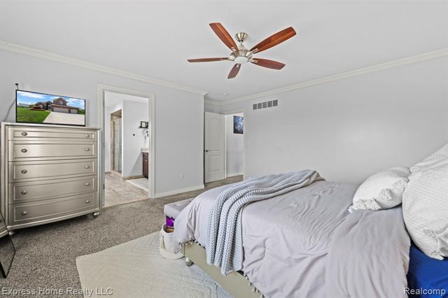 56713 Peach Tree Lane, Macomb, MI 48042