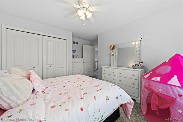 56713 Peach Tree Lane, Macomb, MI 48042