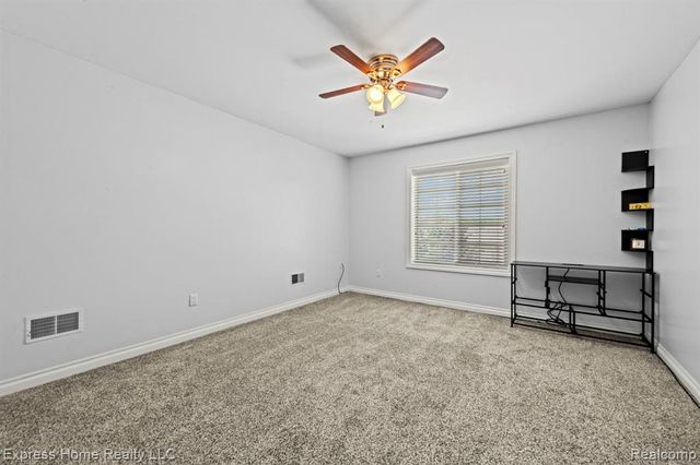 56713 Peach Tree Lane, Macomb, MI 48042