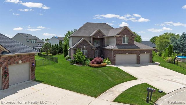 56713 Peach Tree Lane, Macomb, MI 48042