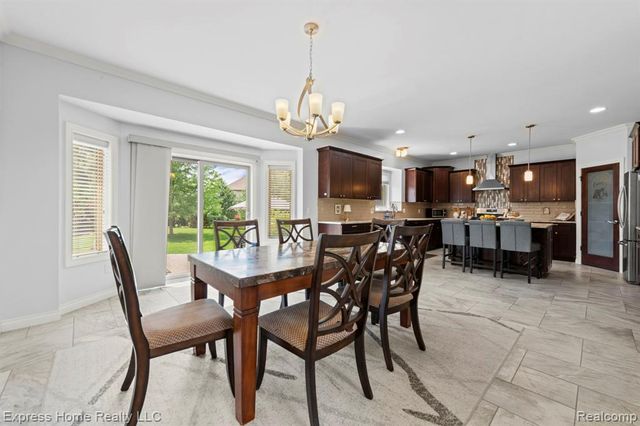 56713 Peach Tree Lane, Macomb, MI 48042