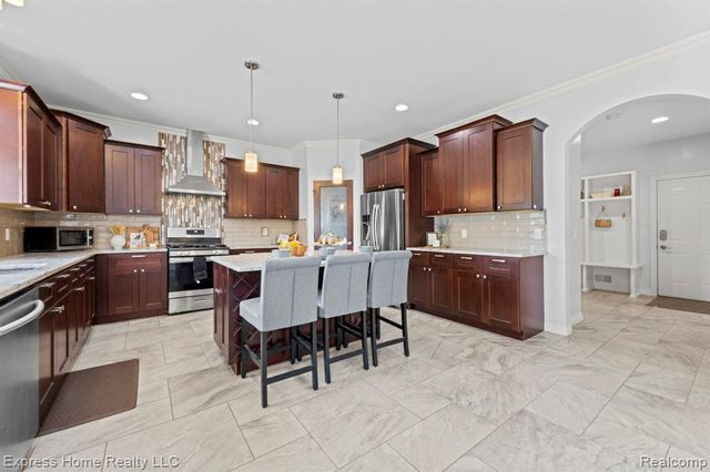 56713 Peach Tree Lane, Macomb, MI 48042