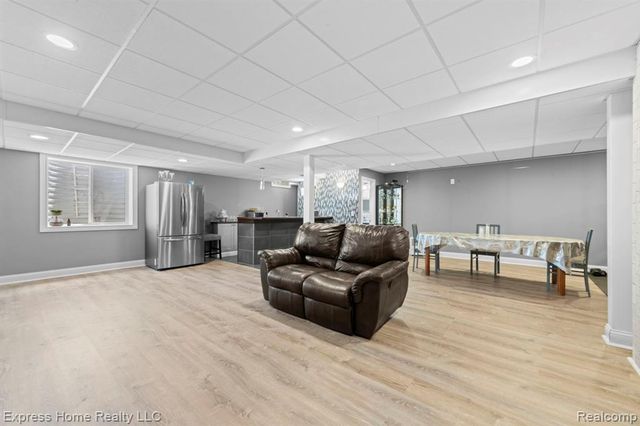 56713 Peach Tree Lane, Macomb, MI 48042