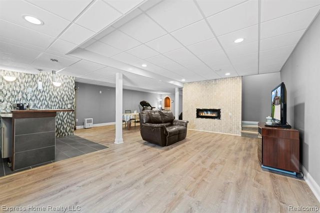 56713 Peach Tree Lane, Macomb, MI 48042