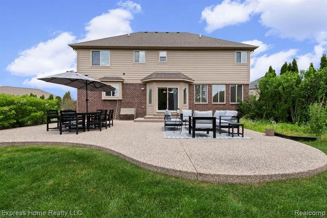 56713 Peach Tree Lane, Macomb, MI 48042