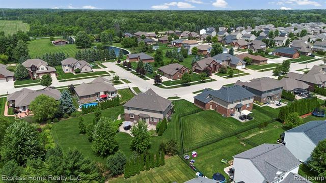 56713 Peach Tree Lane, Macomb, MI 48042