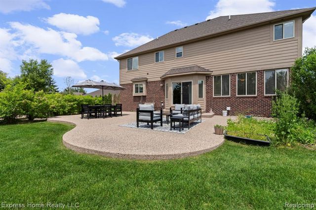 56713 Peach Tree Lane, Macomb, MI 48042