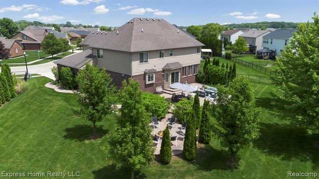 56713 Peach Tree Lane, Macomb, MI 48042