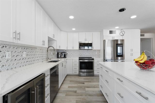 1390 GULF BOULEVARD PH4, Clearwater Beach, FL 33767