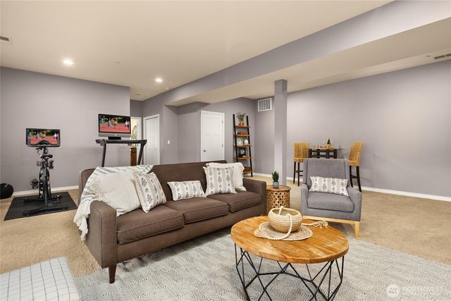 20213 126th Avenue NE, Bothell, WA 98011