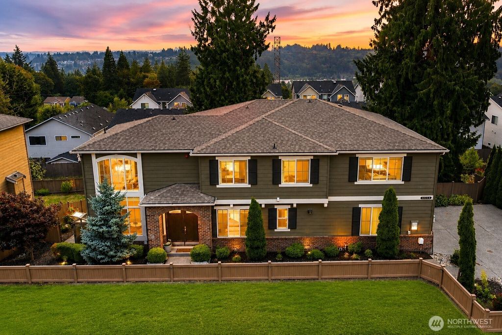 20213 126th Avenue NE, Bothell, WA 98011