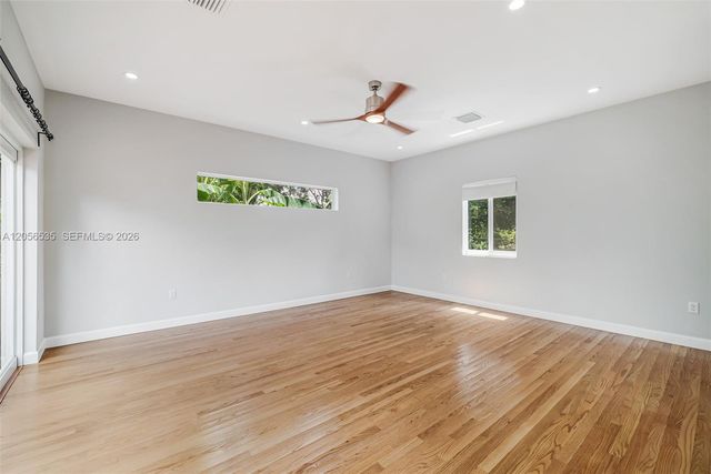 1012 NE 116th St, Biscayne Park, FL 33161