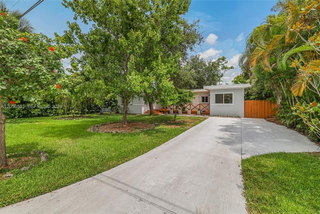 1012 NE 116th St, Biscayne Park, FL 33161
