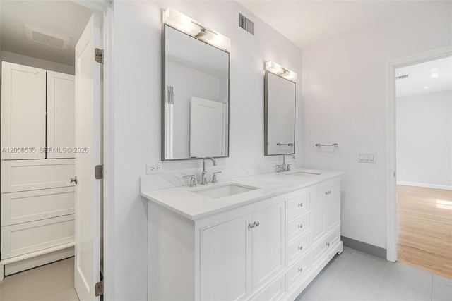 1012 NE 116th St, Biscayne Park, FL 33161